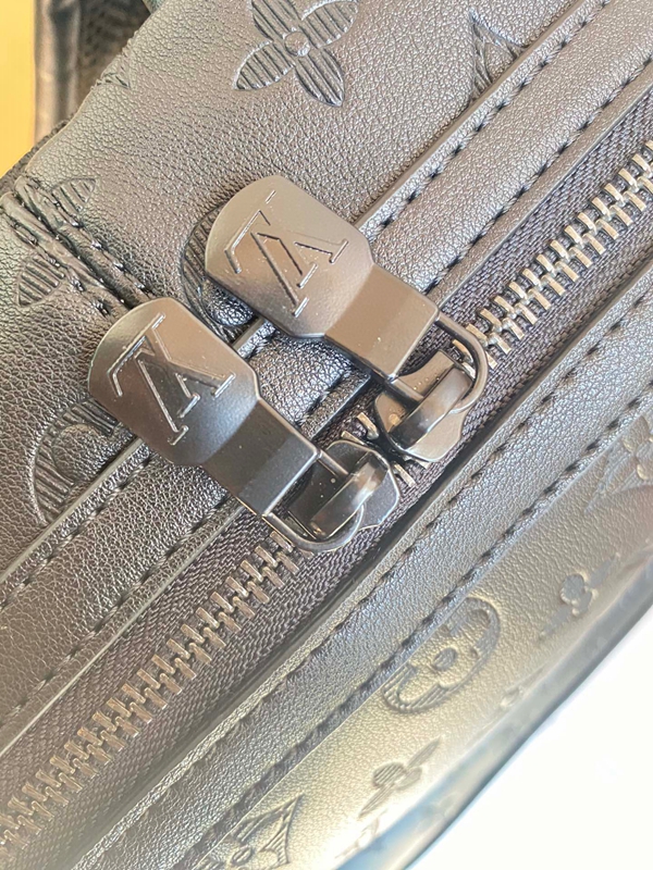 ルイヴィトンバッグ素材ディテール